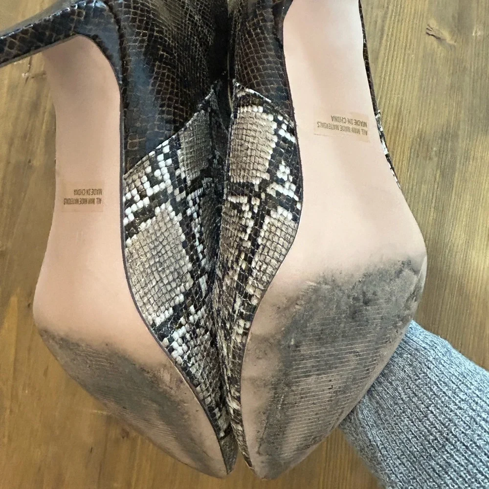 DV by Dolce Vita Sz 11 Zabrina Pointed Toe Snakeskin Bootie Boots Bikercore